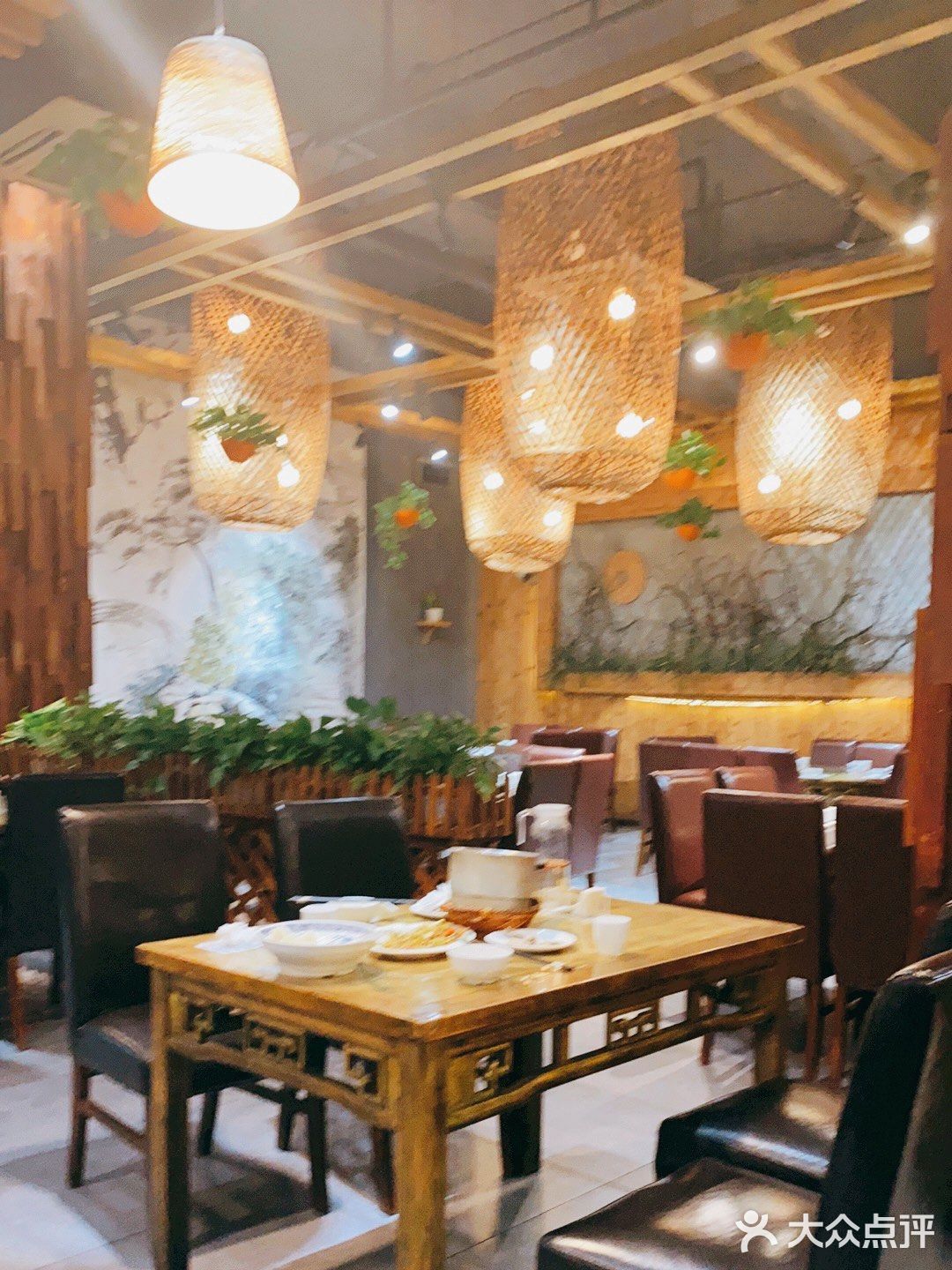 两个人点了四个菜 点多了 这家分量还是很足