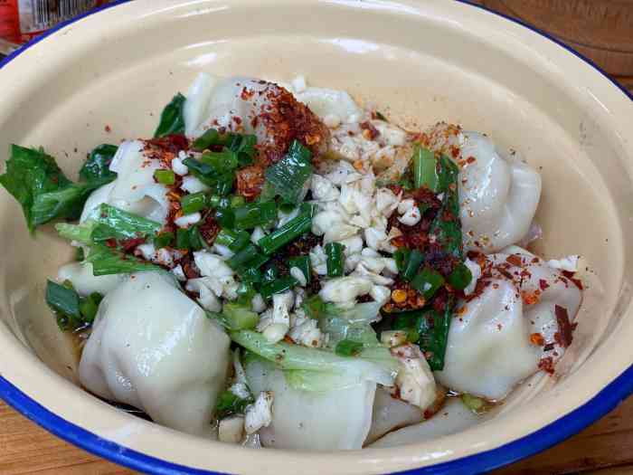 鬼抄手(解放碑店)-"路过看到店名,有点好奇,就坐下点了一份干.