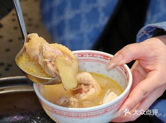 卖鸡人掌勺的粤菜天堂，美食盛宴等你开启！