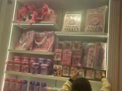 -名创优品(山东青岛华润万象城店)