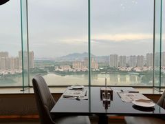 -荣誉国际酒店-云顶旋转餐厅