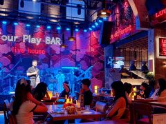 -FOUR PLAY BAR