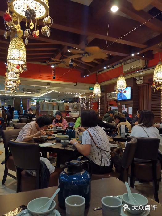 大头虾越式风味餐厅(光明广场店)大堂图片