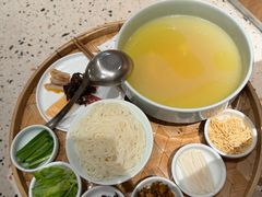 蒙自过桥米线-一坐一忘云南菜(卓悦中心)