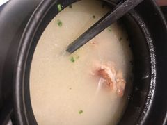 筒子骨海带汤-鱼鲜饭香·招牌汽锅剁椒鱼头王