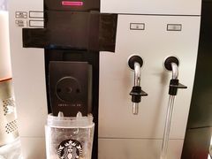 -上海滴水湖皇冠假日酒店