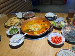 -洱火云南酸菜牛肉火锅(石景山当代商城店)