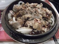 肥牛饭，看起来很多，其实底很高。好吃！-72街荷叶饭(三元里店)