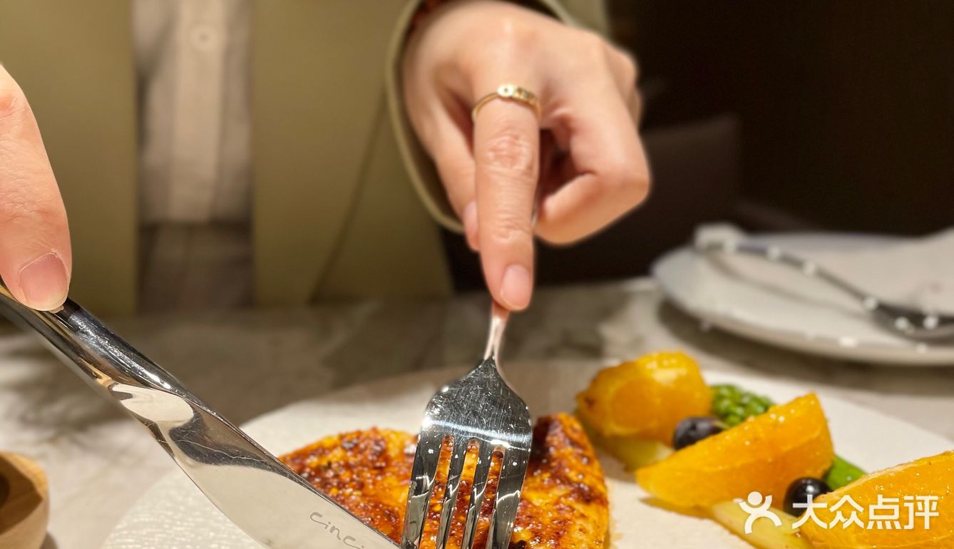 棒呆了！ 超大超豪华法式西餐厅