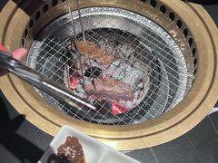 -山川小町·极番烧肉(新地假日广场店)