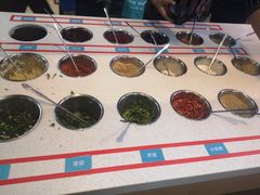 自助调料区-屋头串串(中海环宇城店)