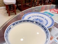 招牌姜撞奶任意配-广信牛奶甜品世家(台东店)