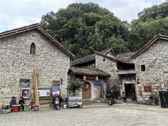 -高荡千年布依古寨旅游景区