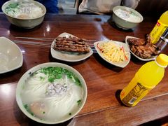 -亮亮面馆(经六路店)