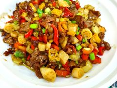 新派小炒鸡杂-小民大排档(江汉路店)