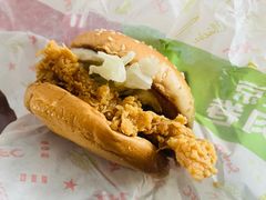 香辣鸡腿堡-肯德基(岱宗店)