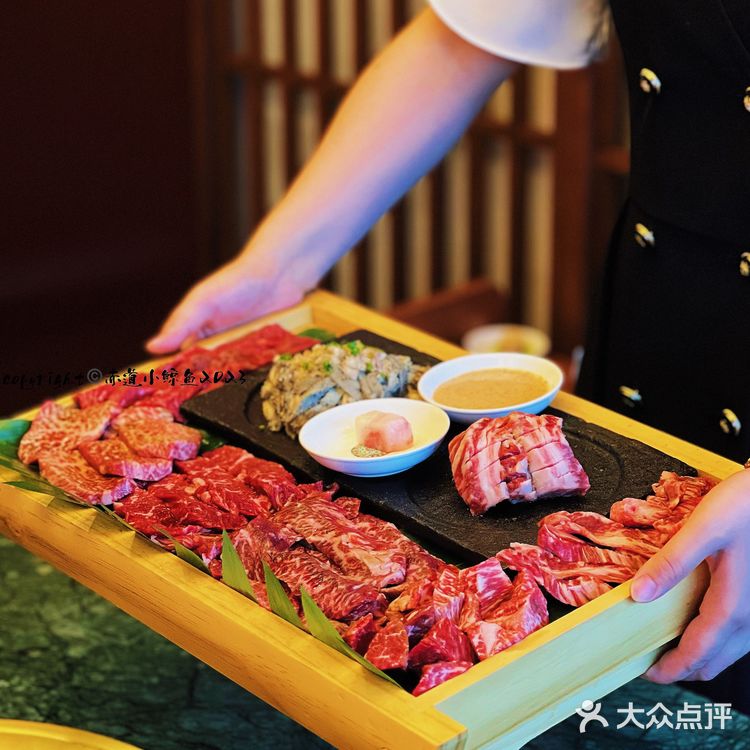 赤道小鲸鱼|朝鲜美食·美女·美景平壤民达来餐厅