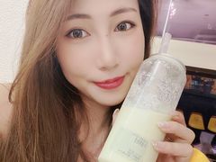 牛油果奶昔-新加坡斯味洛·鲜奶茶(石牌东店)