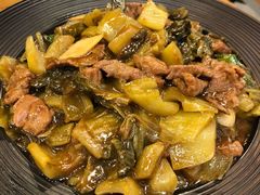 酸菜炒牛肉-唔止卤嘢·潮州府城菜(鹭江店)