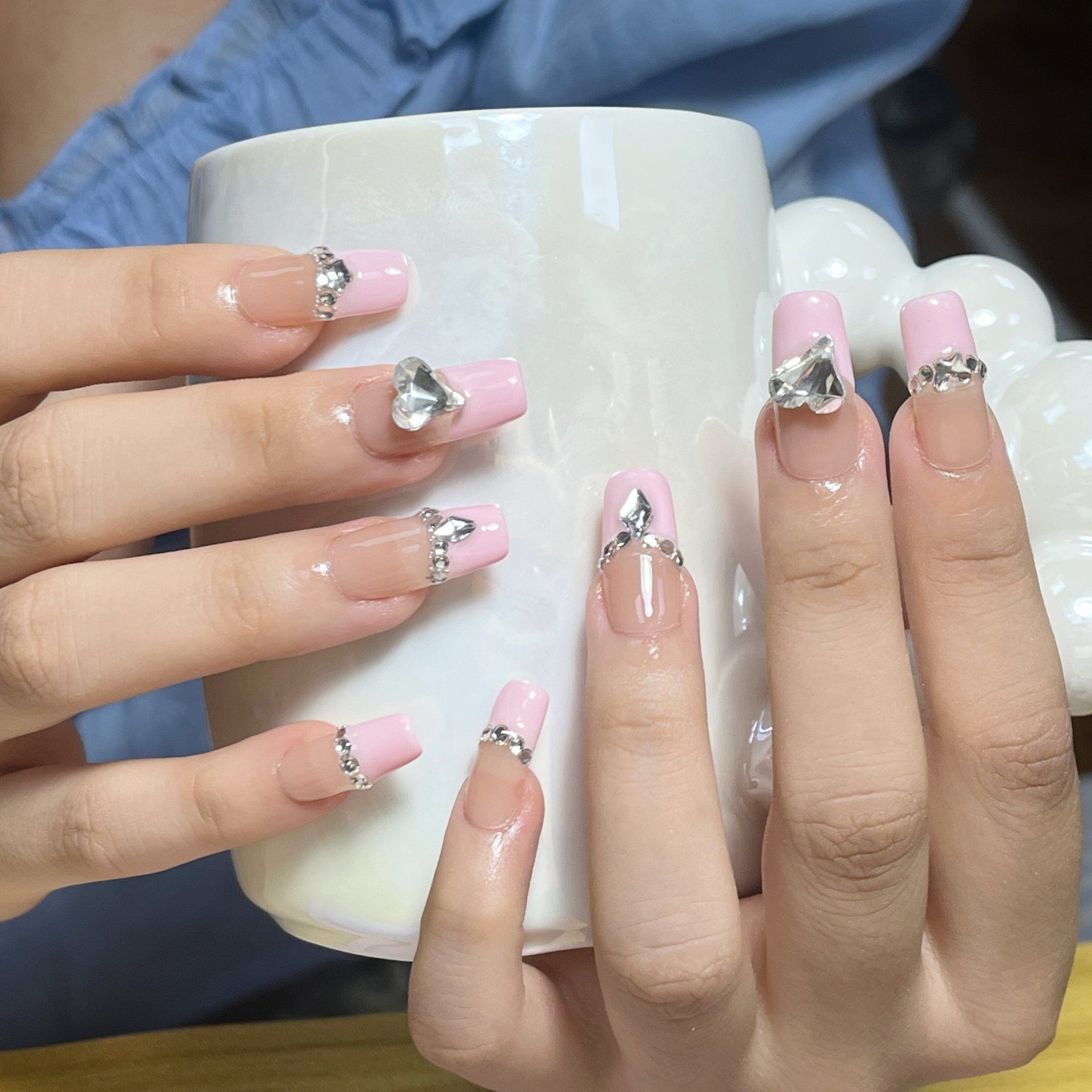 芭比粉法式美甲