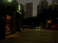 -星巴克(深圳龙华和平里店)