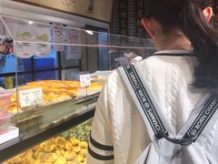 面包甜点陈列柜-读酥世家(宛平南路店)