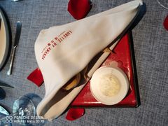 -弦月窗LUNETTE BY AMANDA(复兴路店)