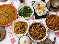 -堂瓦里·33年传统赣菜(第一街区店)