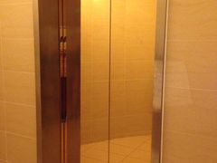 电梯-全季酒店(重庆上清寺牛角沱地铁站店)