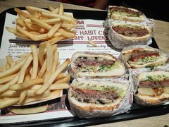 -The Habit Burger Grill 哈比特汉堡(爱琴海店)
