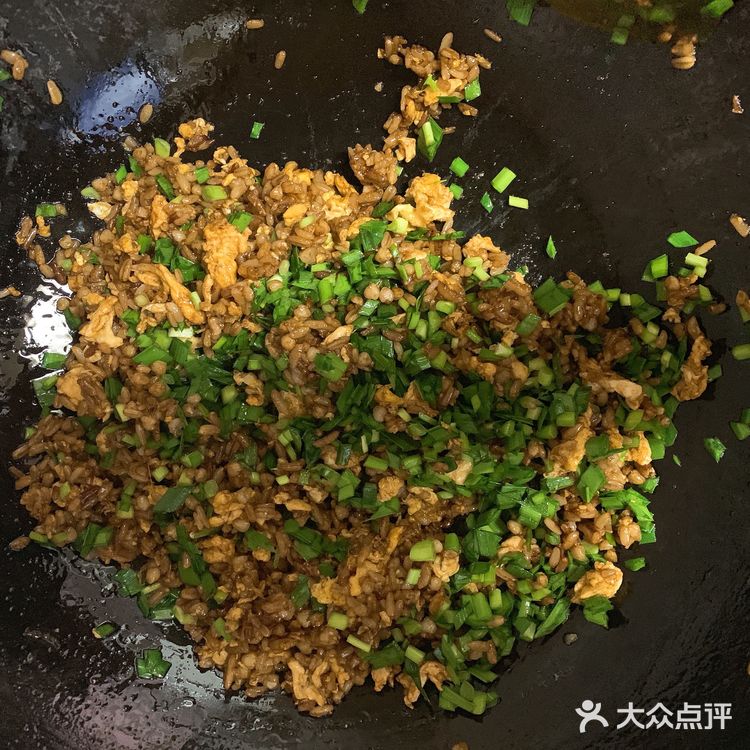 酱油韭菜蛋炒饭真是个美妙的味道~