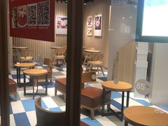 -85度C(生甜甜圈研究工坊·上海平凉店)