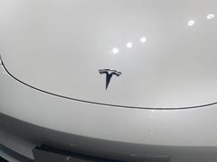 -TESLA 特斯拉(上海太古汇体验店)