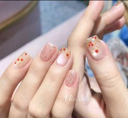 -蜜丝卡伦美甲美睫半永久