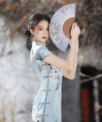 -租旗袍租礼服馆