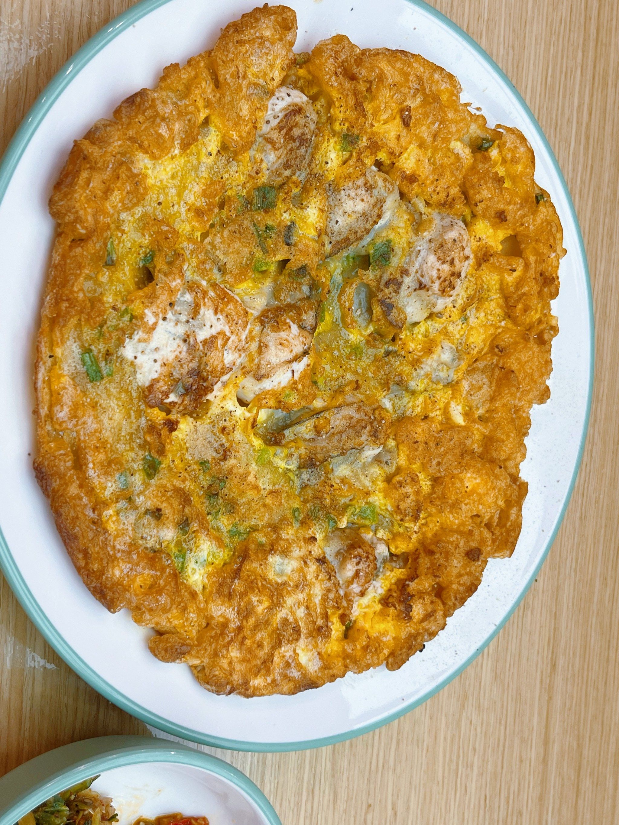 n牡蛎煎蛋🍳超多牡蛎,而且肉质肥厚看起来也很卫生,配上鱼露