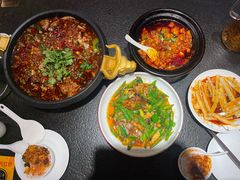 -万重锦·人文川菜馆(骡马市店)