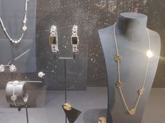 -CHANEL(恒隆广场店)