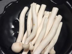 海鲜菇-麻路成都火锅(柏威年店)