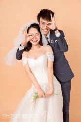-现代经典婚纱摄影