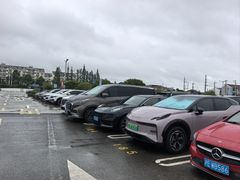 -新场古镇-停车场