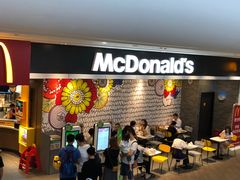 等位区-麦当劳(皇岗路店)