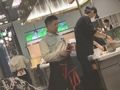 -海底捞火锅(长宁路龙之梦店)