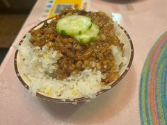 卤肉饭-吉事利茶餐厅