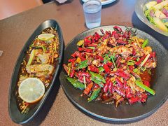 -曼听小寨海鲜烧烤·大连辣炒大王(盖州街店)