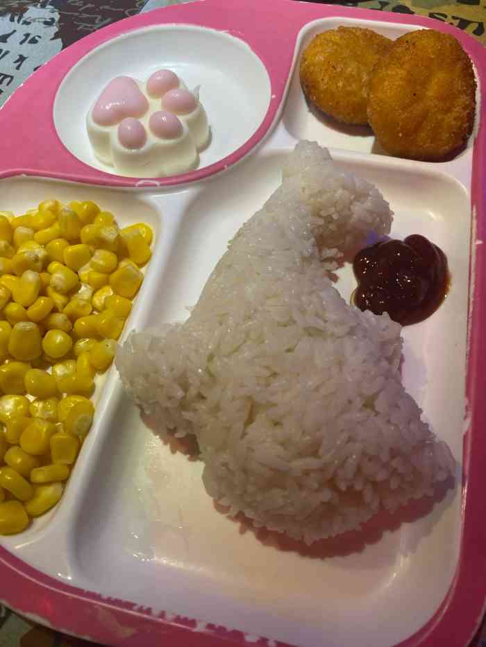 06110/人人均一百多,菜品很一般,可能是由于过年的原因,鱼冻了很久