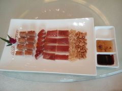 鸿运乳猪拼盘-聚宝渔港.五钻酒家(上地店)