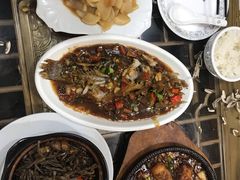 -临街徽菜馆·正宗黄山味