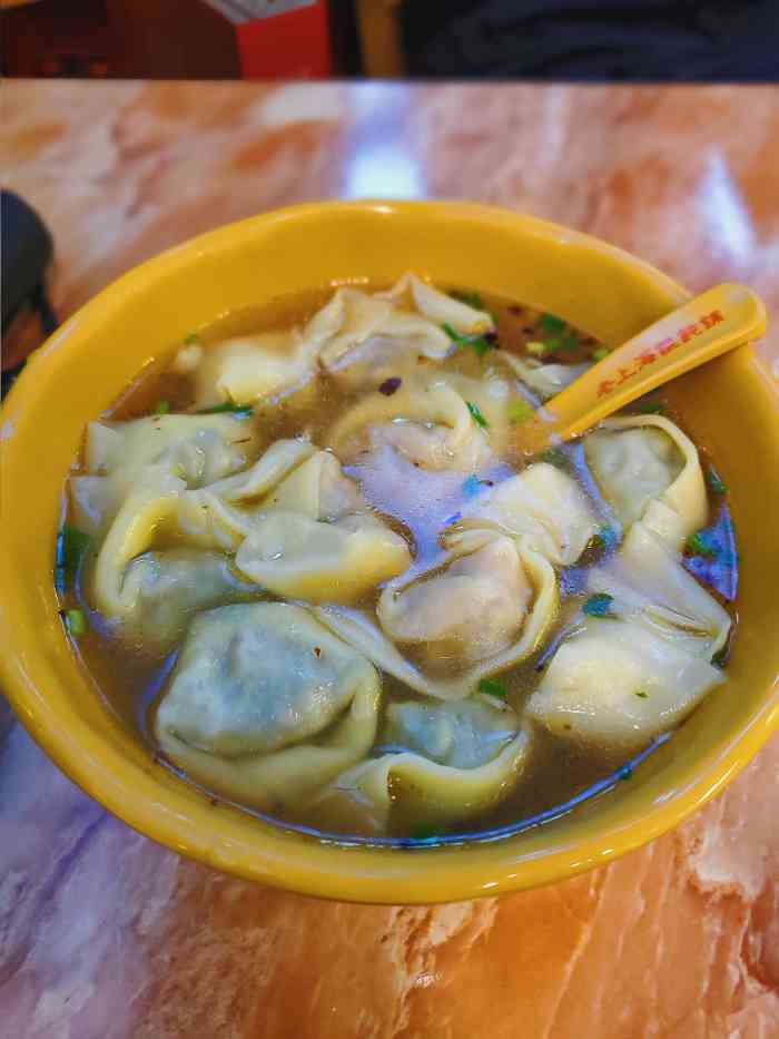 林记老上海馄饨铺(绿地中央旗舰店)-"饿了怎么办,吃看了一圈,还是吃点