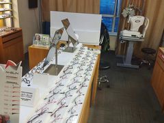 -优医视平价眼镜蔡司依视路折扣工厂店(十里堡店)